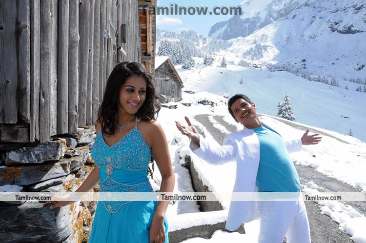 Jeeva Tapsee In Vanthan Ventran11
