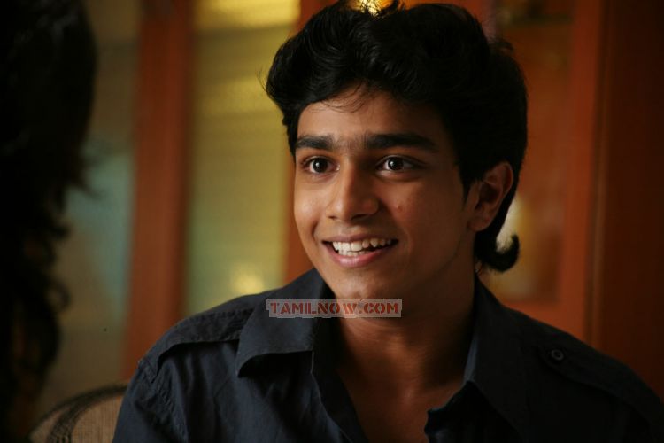 Movie Vazhakku Enn 18 9 2128