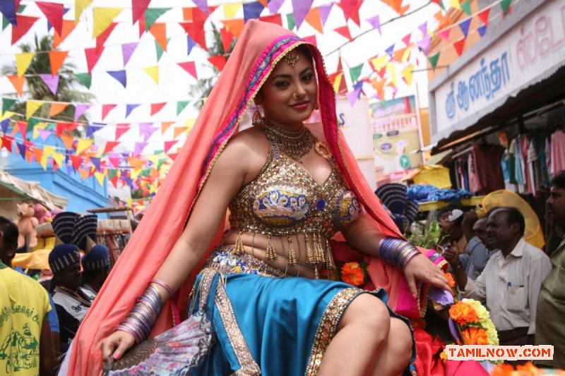 Meenakshi Sarkar In Vellaikara Durai Song 714