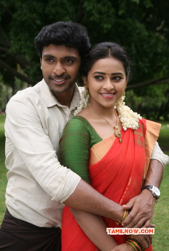 Sri Divya Vikram Prabhu In Vellaikara Durai Movie Wallpaper 357