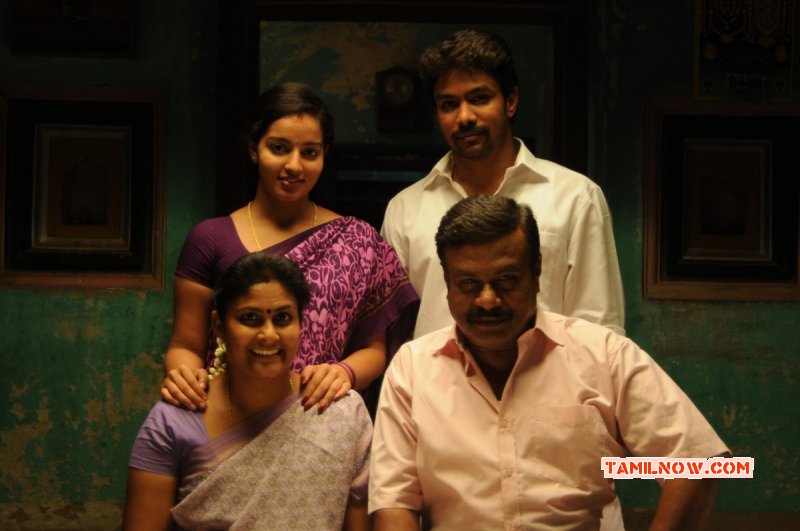 Vethu Vettu Tamil Movie 2015 Photos 3948