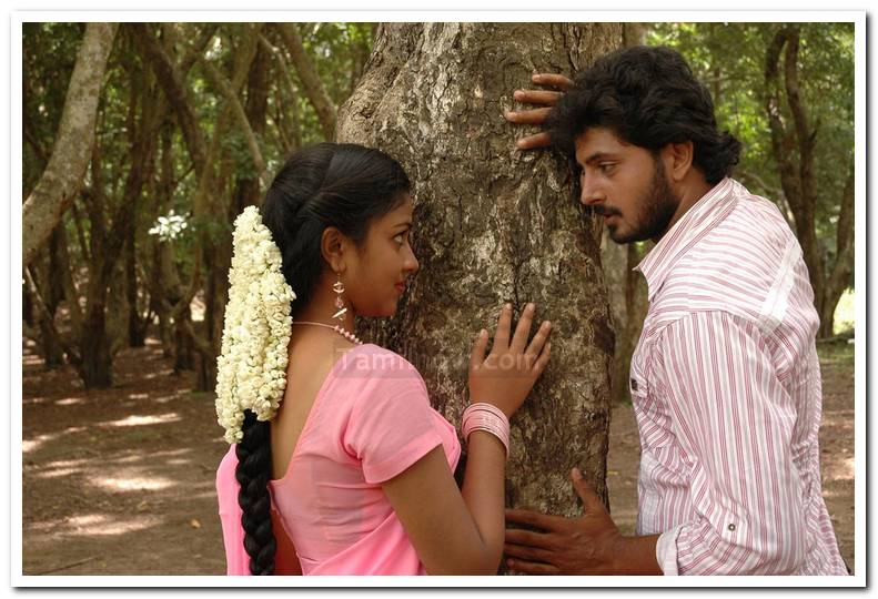 Sathish And Amala Paul 5