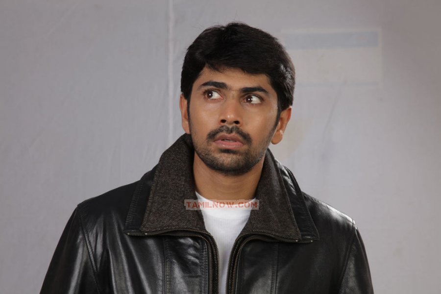 Movie Yarukku Theriyum 308