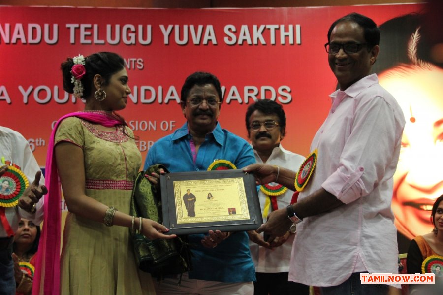 2014 Amma Young India Award Stills 185