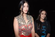 Shruthi Haasan And Aishwarya Dhanush 289