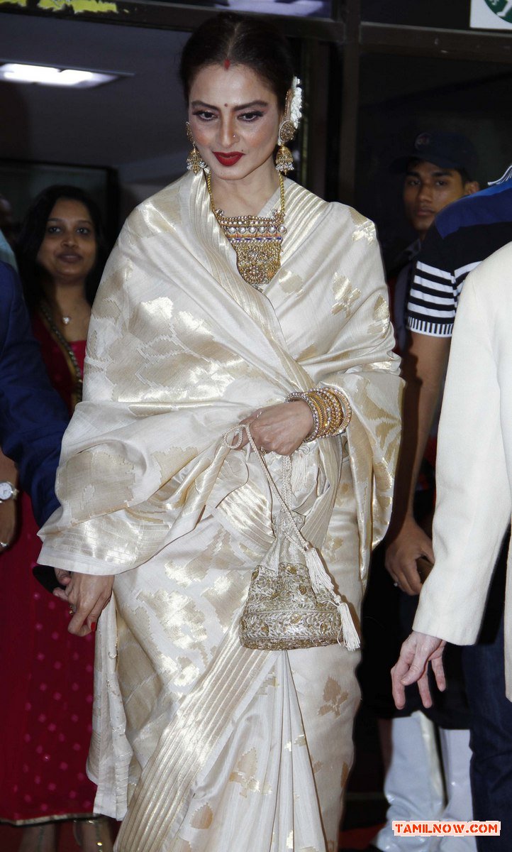 Rekha At The 61st Idea Filmfare South Awards 2013 718