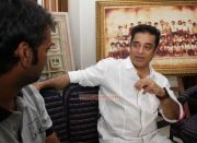 Aachariyangal Director Harshavardhan Meets Kamalhaasan Stills 7915