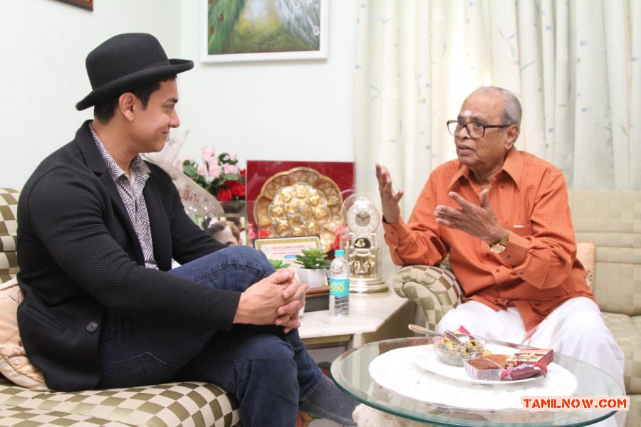 Aamirkhan Meeting K Balachandar 5045