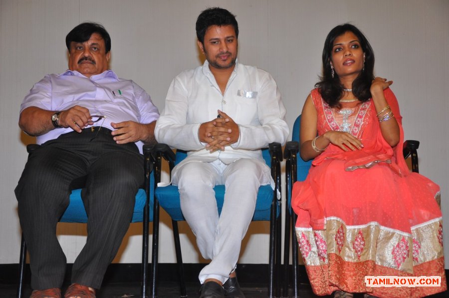 Actor Raja Amritha Pressmeet Photos 8758