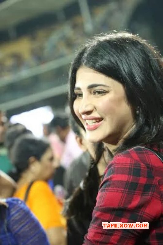 Shruthi Haasan At Natchathira Cricket 675