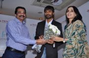 Aishwarya And Dhanush Unveil Prince Jewellery Platinum 8613