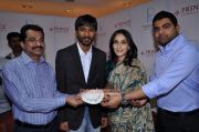 Aishwarya And Dhanush Unveil Prince Jewellery Platinum Stills 7565