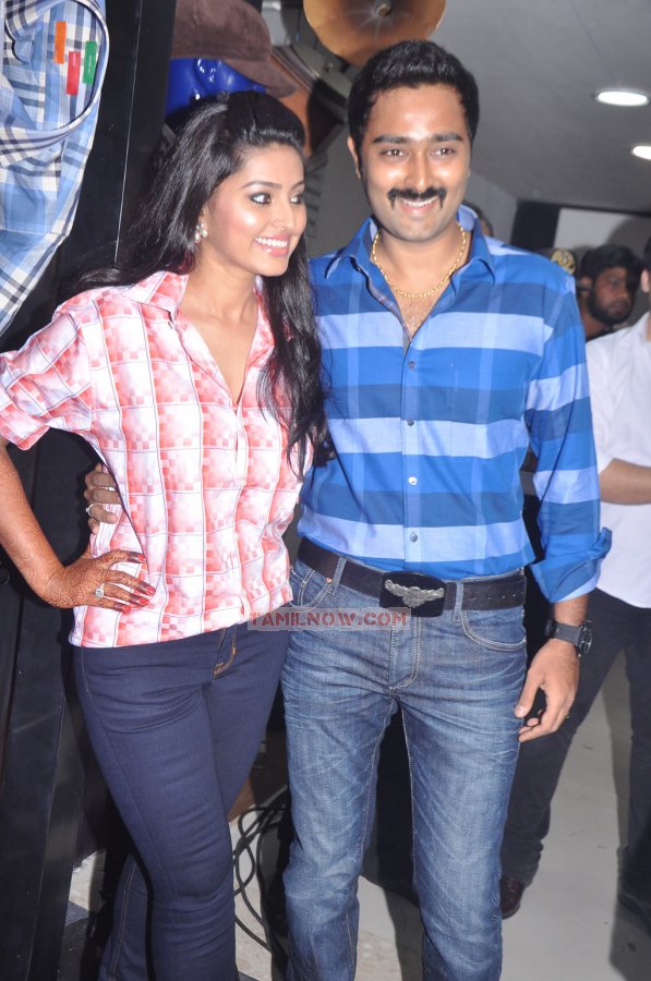 Sneha And Prasanna 411