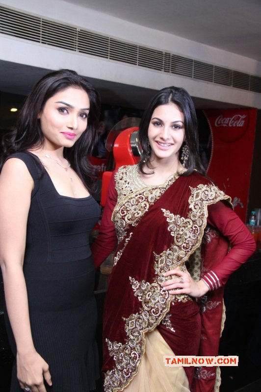 Event Gallery Aishwarya Devan And Amyra Dastur 48