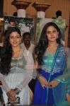 Iniya And Karthika Nair 988