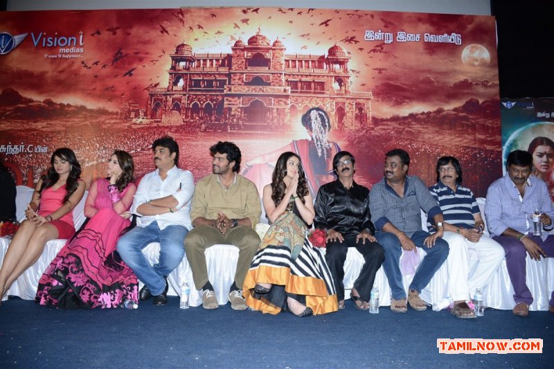 Aranmanai Press Meet Photos 2646