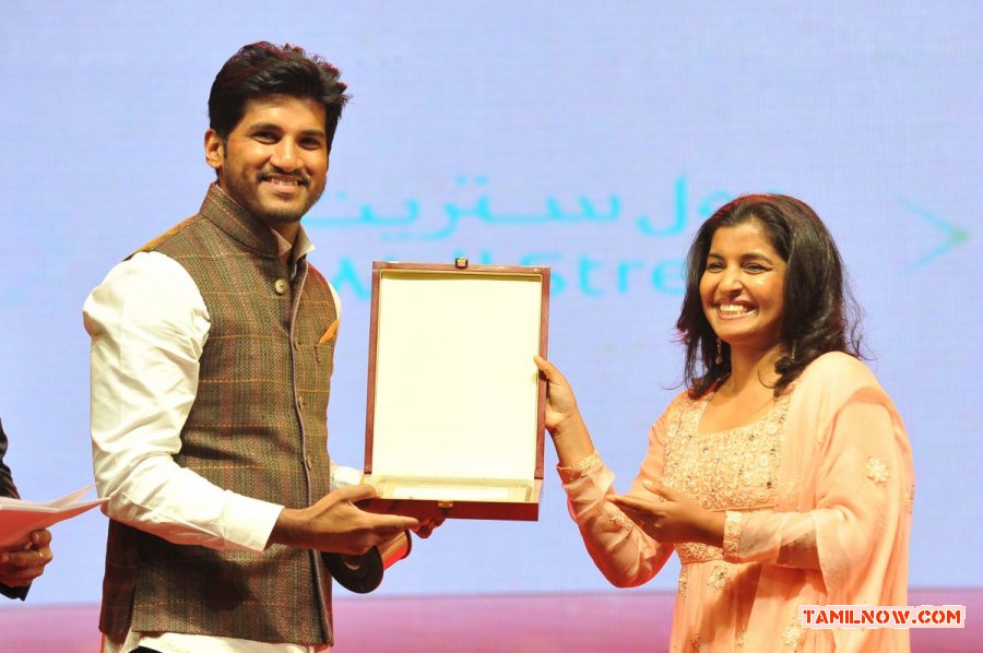 Vijay Yesudas At Asiavision Movie Awards 2013 547