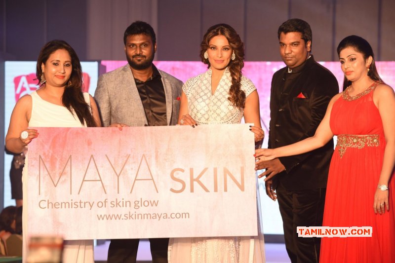 Latest Pic Tamil Function Bipasha Basu Launches Advanced Beauty Cosmetic Clinic 88