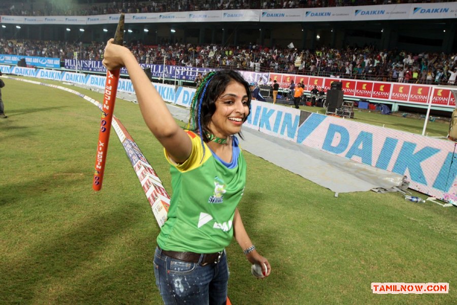 Mythili Ccl4 Kerala Strikers Vs Chennai Rhinos Match 653