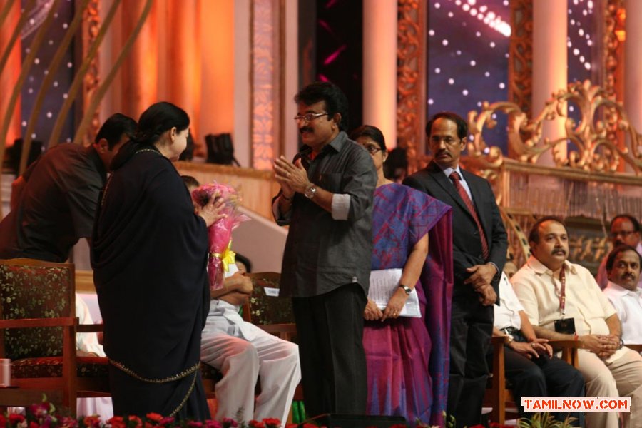 Cm Jayalalitha And Vivek At 100 Years Of Indian Cinema 21