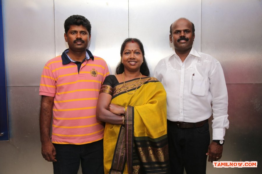 Celebrities At Irukku Aana Illa Premier Show Photos 2912