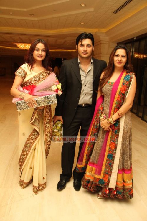 Sonia Agarwal And Abbas At Sneha Wedding 760