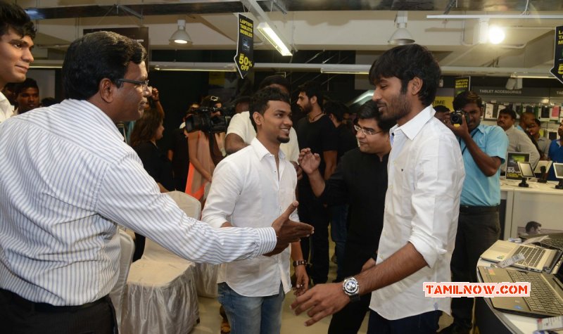 Recent Still Dhanush At The Filmfare Readers Meet Tamil Event 8518