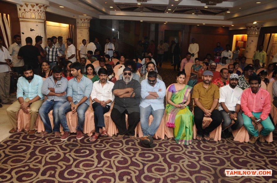 Director Balas Thaarai Thappattai Movie Pooja 8661