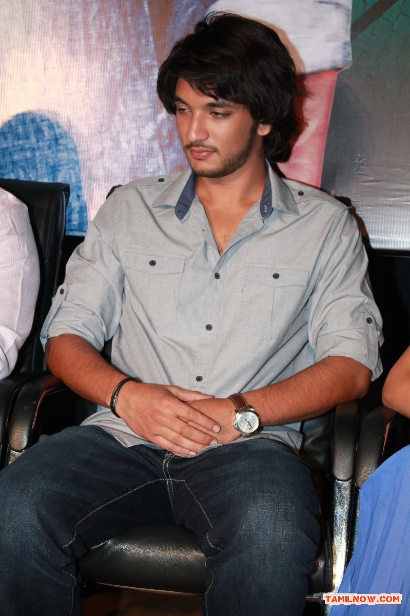 Ennamo Etho Movie Pressmeet 8081