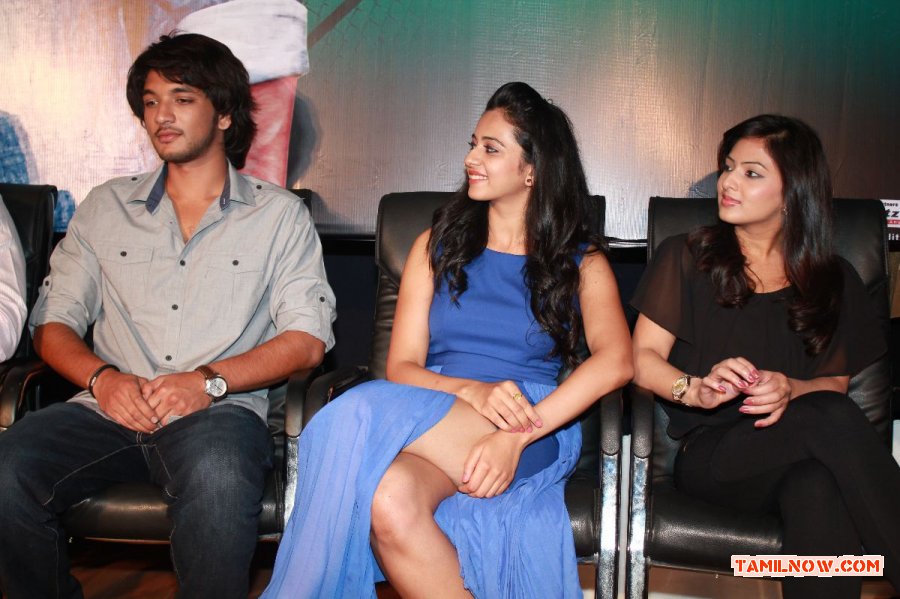 Ennamo Etho Movie Pressmeet 8468