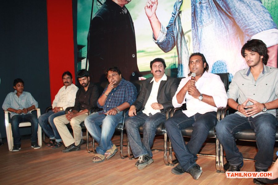 Ennamo Etho Movie Pressmeet Stills 8378