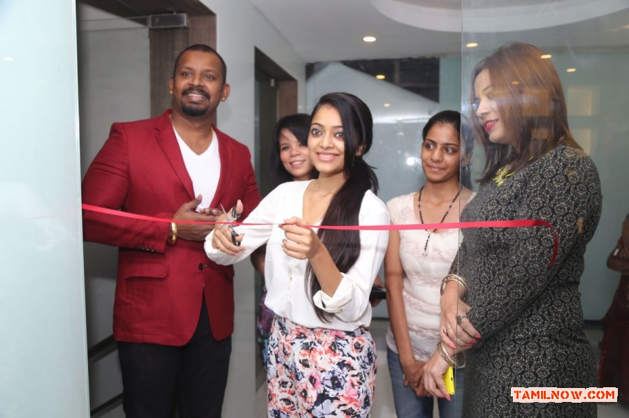 Janani Iyer Essensuals Salon Launch 9220