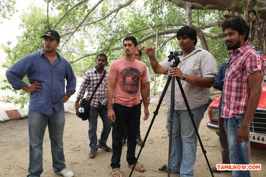 Jigarthanda Movie Working Stills Photos 4760