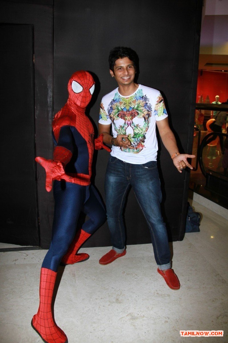 Jiiva Unveils Spiderman At Forum Mall Photos 7879