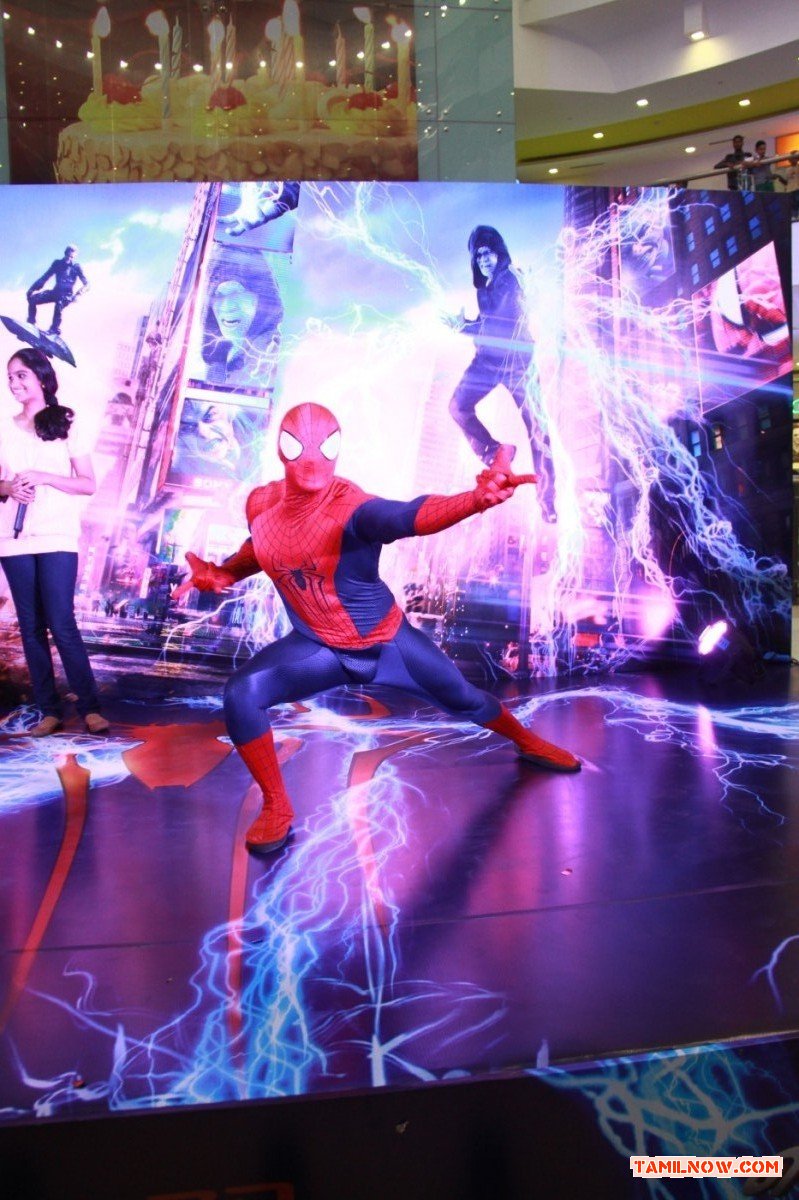 Jiiva Unveils Spiderman At Forum Mall Stills 1002