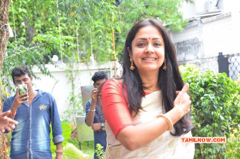 Jyothika At Heirloom Kanjivaram Exhibition Tamil Movie Event Aug 2017 Images 2547