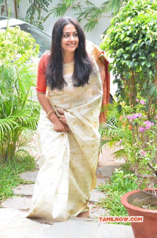 New Picture Jyothika At Heirloom Kanjivaram Exhibition 8457