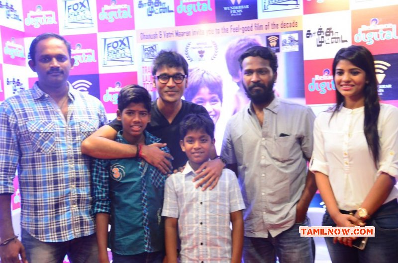 Tamil Movie Event Kaaka Muttai Trailer Launch Pic 820