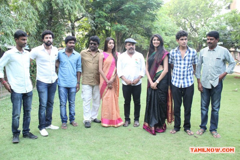 Kadhai Thiraikadhai Vasanam Iyakkam Press Show Stills 9510