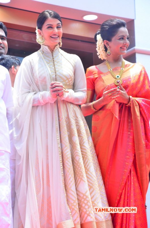 Event Album Aishwarya Rai Manju Warrier 457