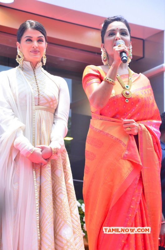 Function Aishwarya Rai Manju Warrier 154