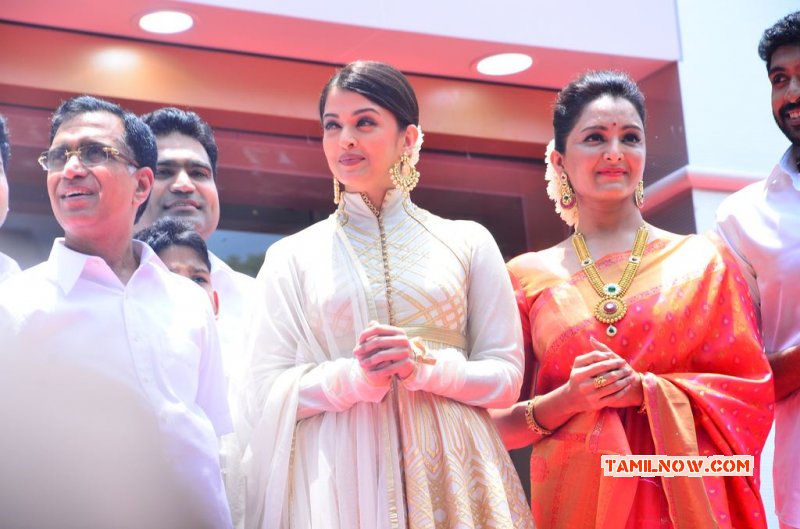 Kalyan Jewellers Chennai Showroom Launch Tamil Event 2015 Photos 5257