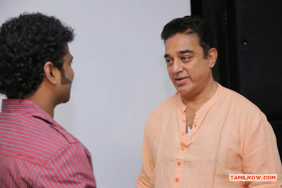 Kamalhaasan Reveals Poster Of Dsp Usa Stills 4458