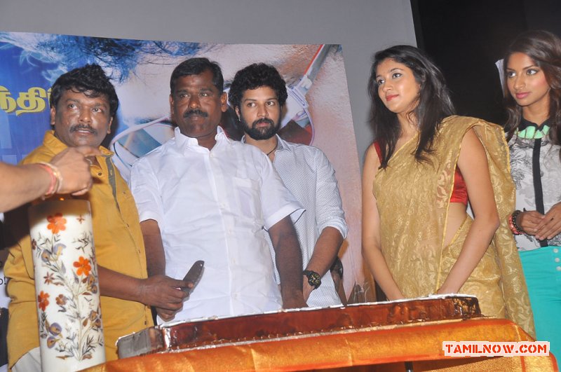 Kathai Thiraikathai Vasanam Iyakkam Success Meet Stills 5829