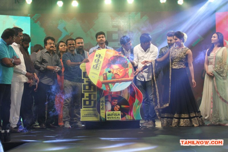 Vijay And Samantha At Kaththi Audio Launch 856