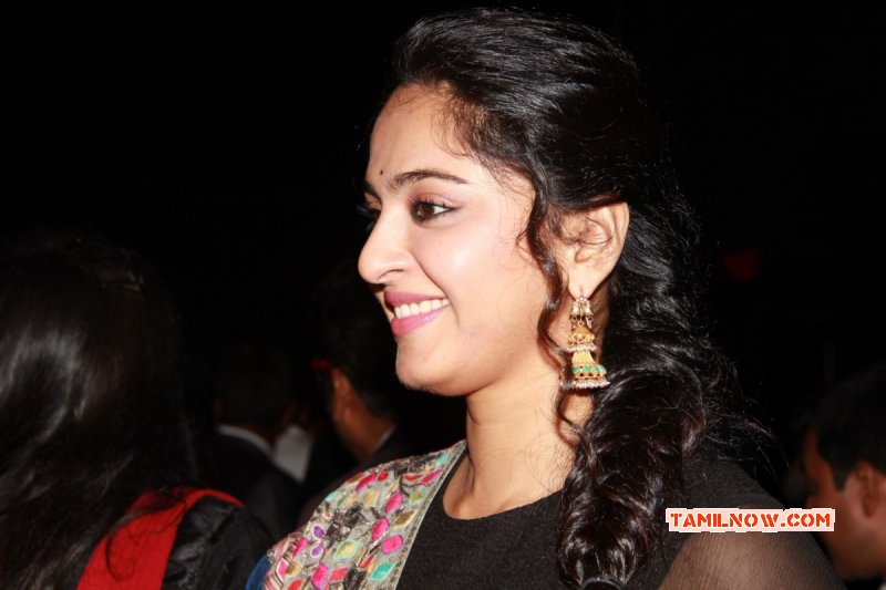 New Photo Actress Anushka Shetty At Lingaa Audio Launch 703