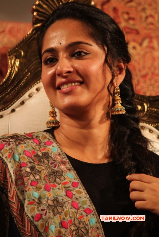 Pic Actress Anushka Shetty At Lingaa Audio Launch 164