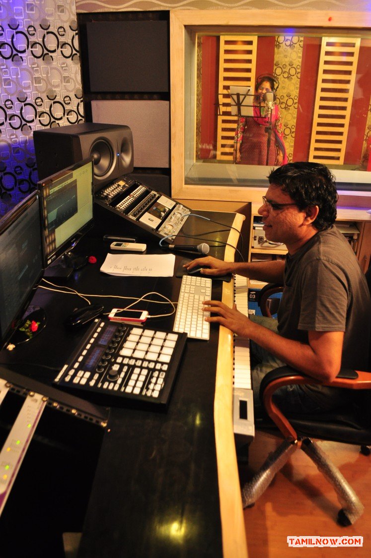 Madhu Maadhu Soodhu Song Recording 2447