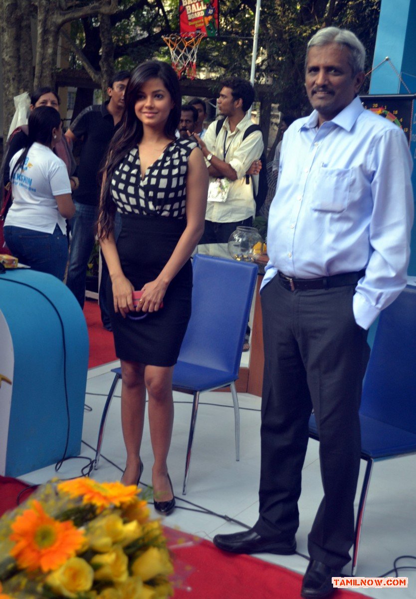 Meera Chopra At Iit Function 7586