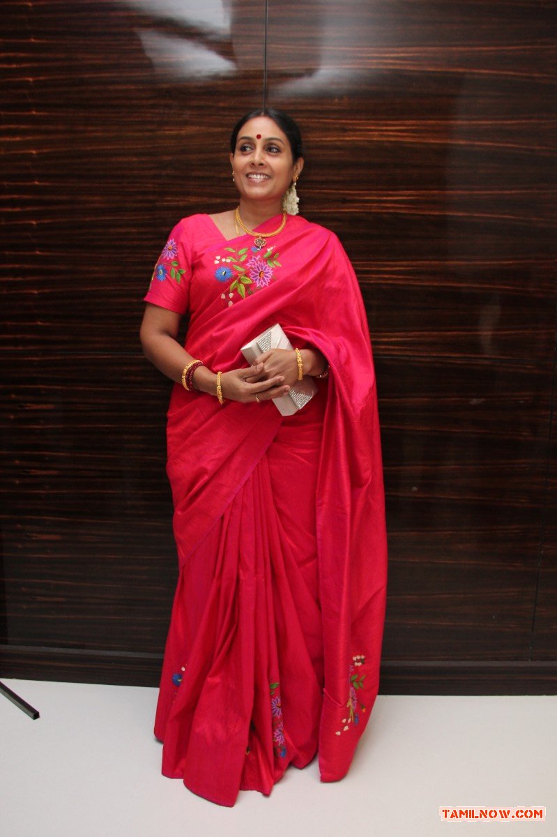 Saranya At Naan Sigappu Manitha Audio Launch 567